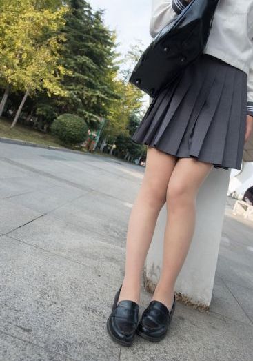 欧美内裤广告男士_云播放粤语日本成人在线