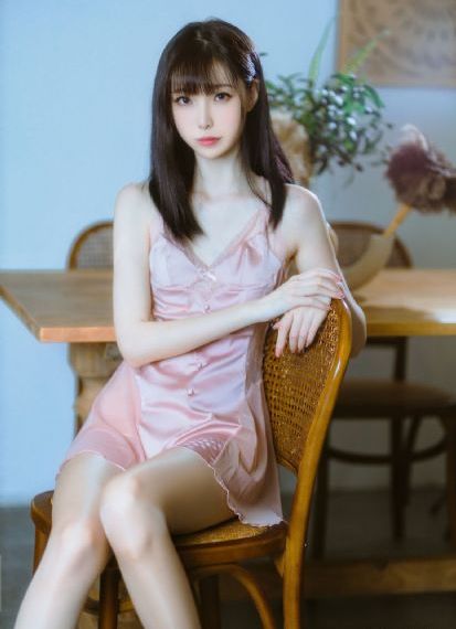 亚洲狠狠色综合蜜桃_720高清完整版播放