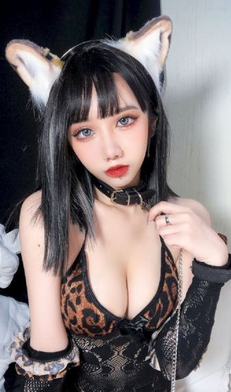 欧美短袖女生穿搭_HD动漫免费观看